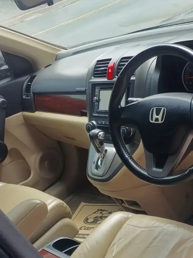 HONDA CR-V 2.4 MATIC ASLI BALI LOW KM 70 RB ISTIMEWA - Image 8 of 10