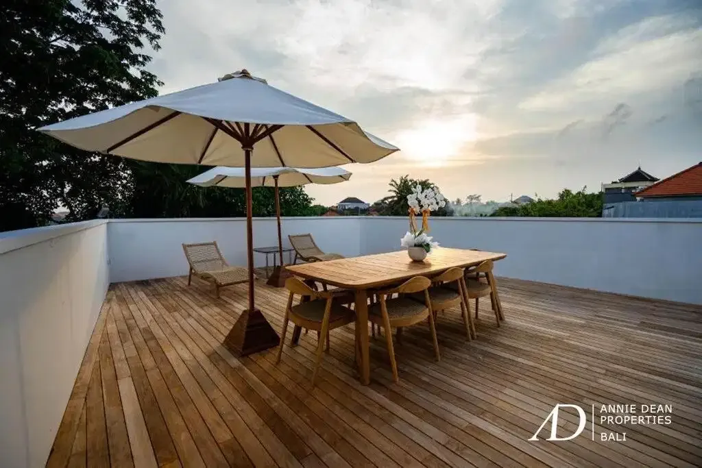 FREEHOLD | MODERN VILLA WITH ROOFTOP TERRACE IN PADONAN, CANGGU - Image 8 of 10