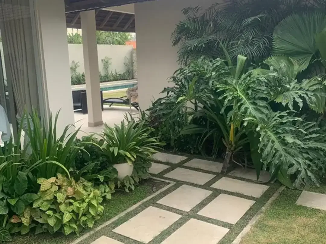 Leasehold - Spacious Renovated Villa with Large Garden in Prime Umalas Location - Image 7 of 9