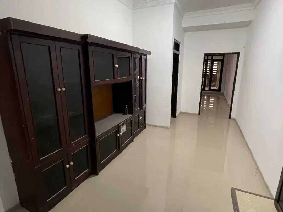 Dijual Rumah 3 Lantai Lokasi di Jl. Uluwatu 2, Jimbaran. - Image 3 of 10
