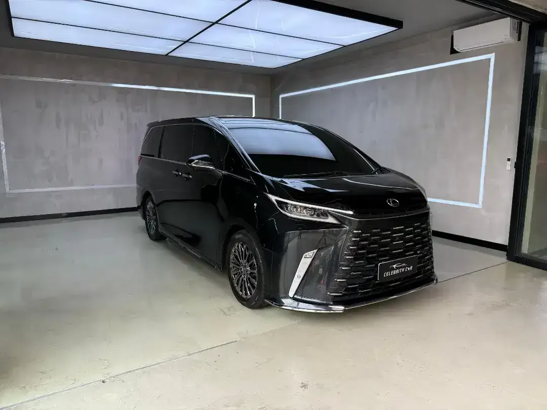 Lexus LM 350 Hybrid 7 Seater 2024 - Image 2 of 10