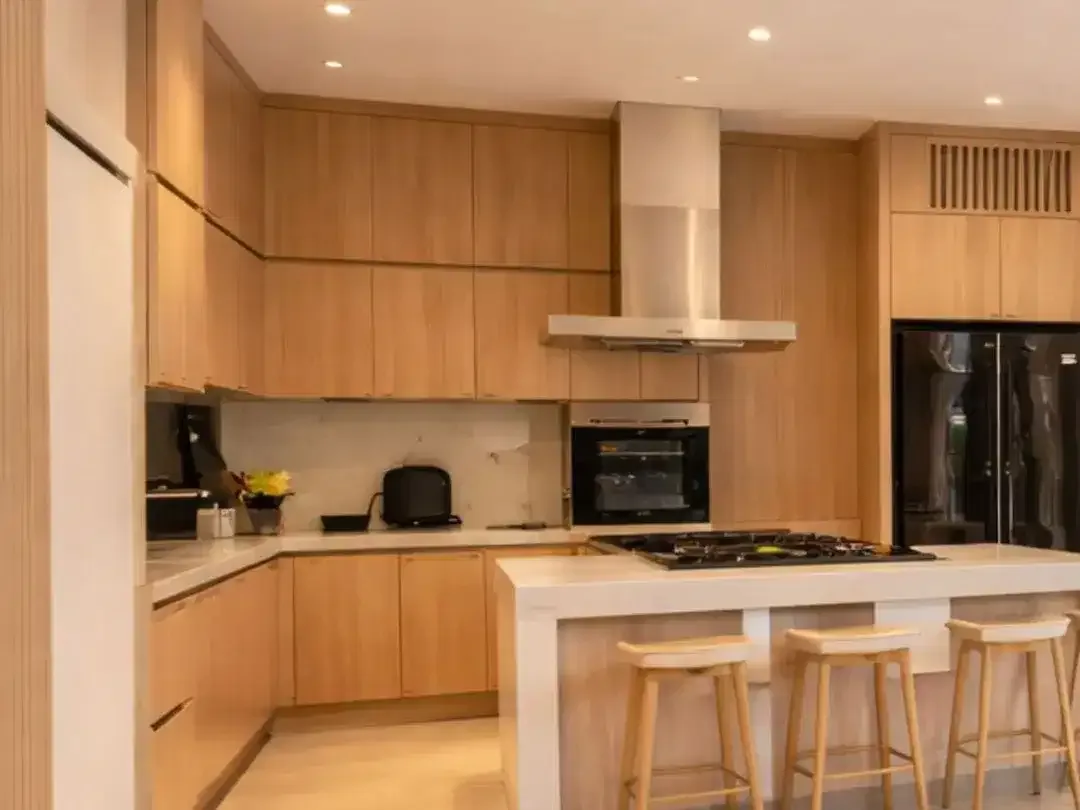 Ultra-Luxury House 3LT 3KT 4KM Hadap Utara, Full Bosch Appliances & Panorama Lift - Image 7 of 10