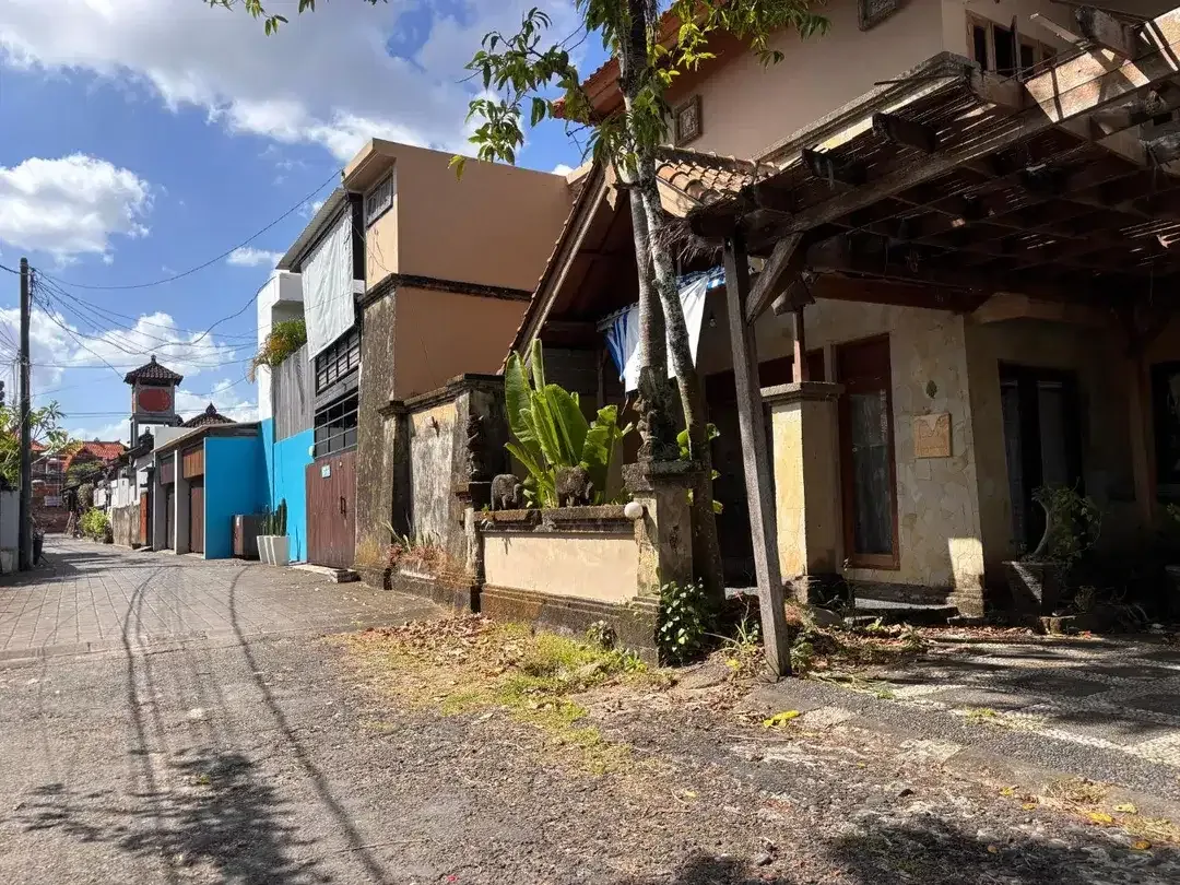 DIJUAL TANAH & BANGUNAN SELUAS 300 M² DI BATU BELIG, BADUNG - Image 4 of 5