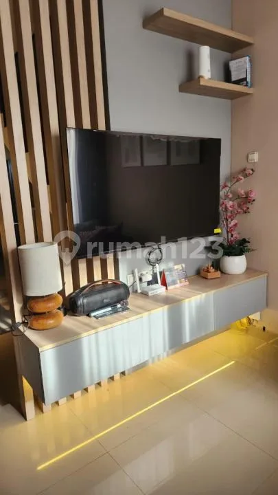 Rumah Semi Furnished 2 Lantai 4+1 Kamar Seminyak - Image 4 of 4