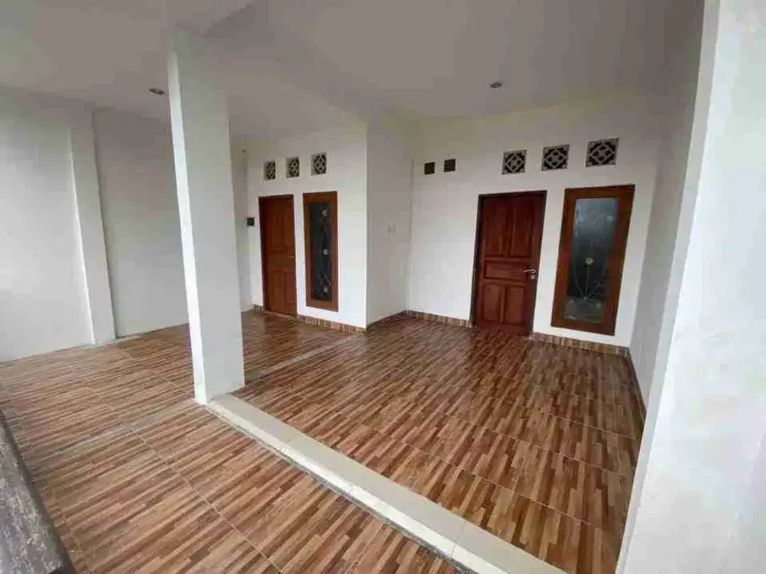 Rumah 2 Lantai Siap Huni di Jalan Merpati Denpasar Barat - Image 7 of 9