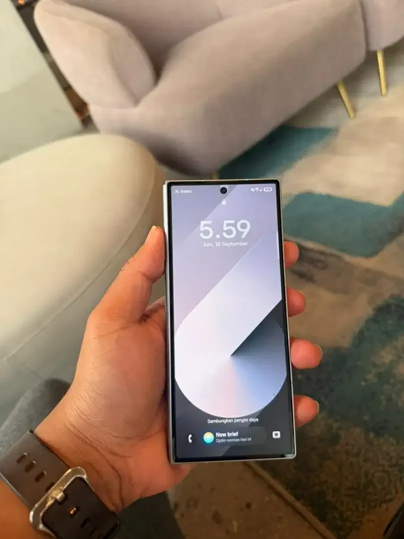 Samsung Fold 6 256gb - Image 1 of 3