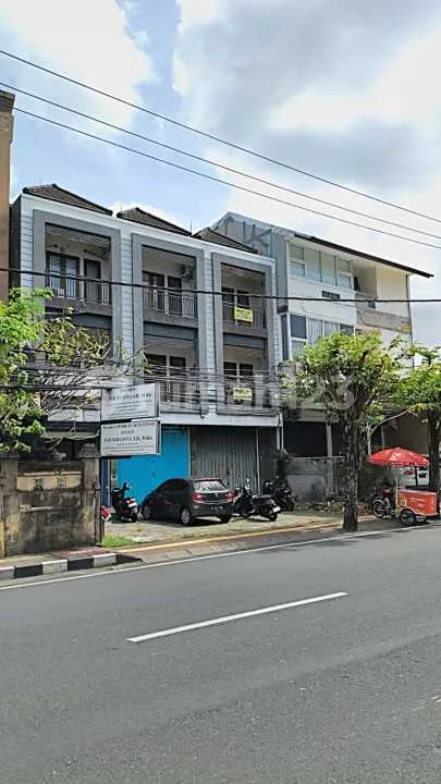 Ruko 3 Lantai Siap Pakai Di Jalan Diponegoro Lokasi Strategis - Image 1 of 4