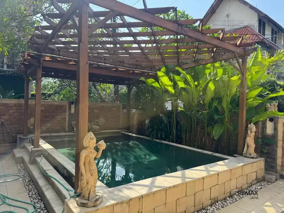 Villa Luas 4 Kamar Tidur Fully Furnished Disewakan di Mumbul - Image 6 of 6