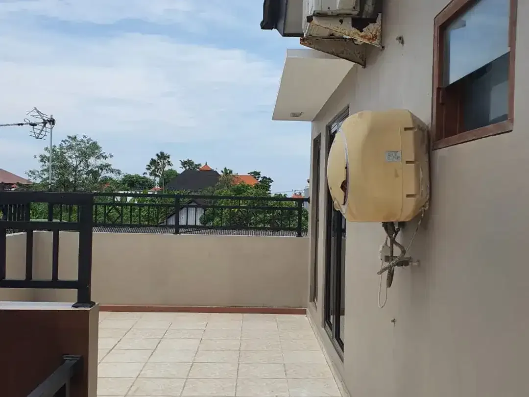 Villa Modern 2 Lantai Full Furnished Siap Huni - Image 4 of 7