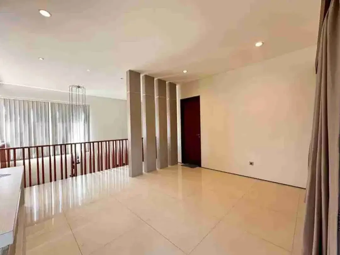 Rumah Mewah Gaya Vila Modern di Gatsu Barat Denpasar - Image 3 of 10