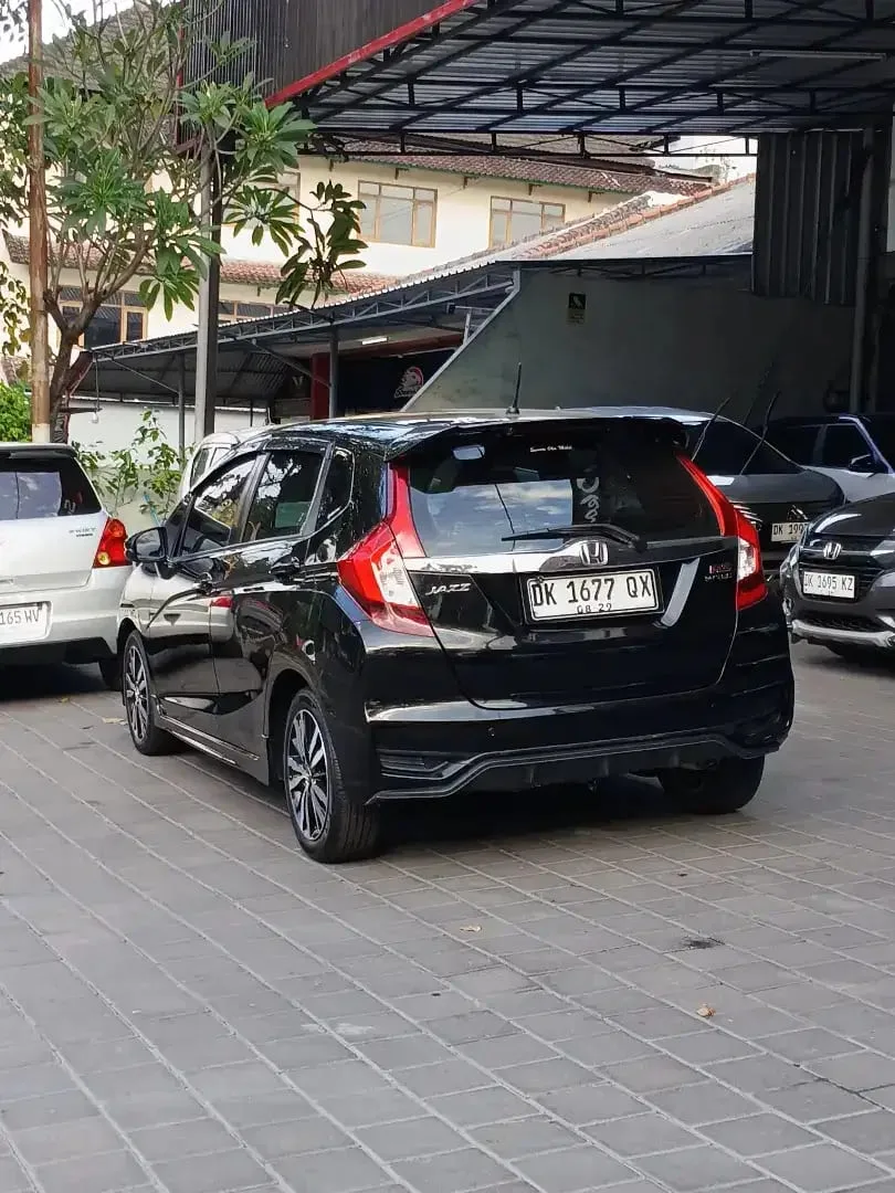 HONDA JAZZ RS FACELIFT LAST EDITION ASLI BALI SUPER ISTIMEWA - Image 3 of 10