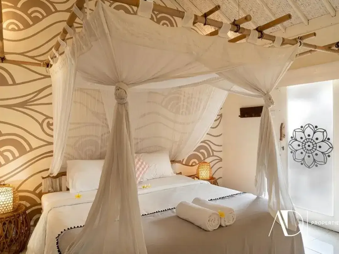 LEASEHOLD | 3-BEDROOM TROPICAL VILLA IN BATU BOLONG, CANGGU - Image 10 of 10
