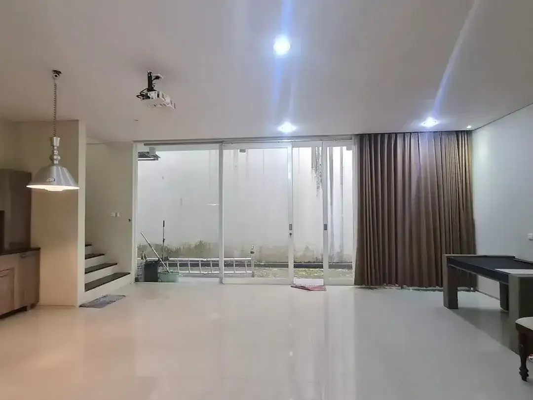 Rumah Eksklusif 5 Kamar Tidur Dijual di Denpasar Utara Area - Image 5 of 10
