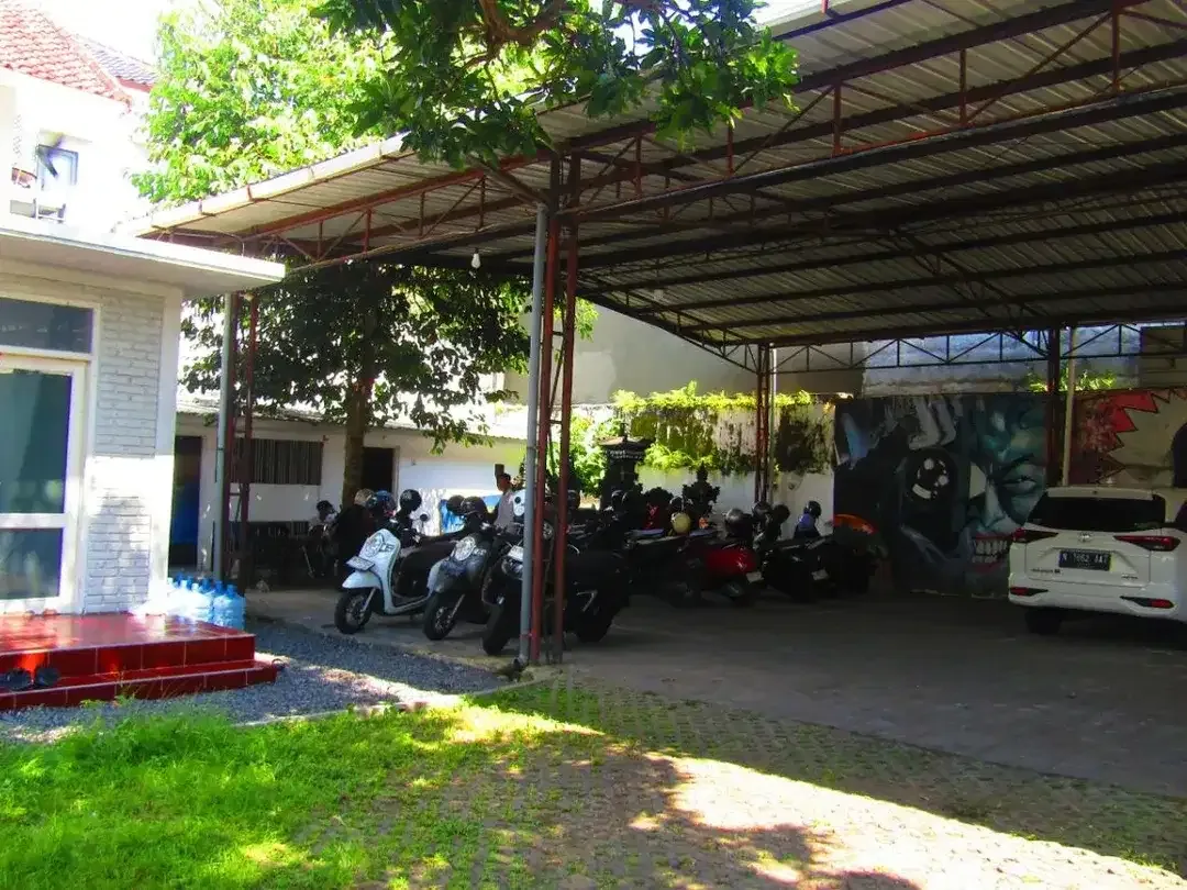 DIJUAL TANAH DAN BANGUNAN STRATEGIS DI JALAN UTAMA HAYAM WURUK, RENON – DENPASAR - Image 1 of 5