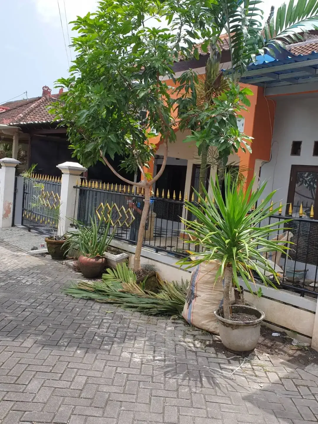 Rumah Jimbaran Disewakan 2 Lantai SHM Taman Griya, Tahunan - Image 1 of 1