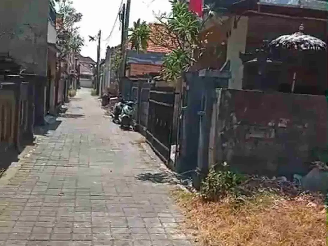 Jual Tanah Luas 2area/200m² Jl Akasi Hayam Wuruk Denpasar timur area Hunian yg Strategis. - Image 2 of 3