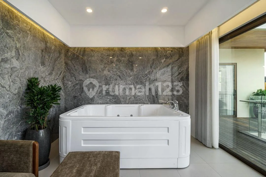 Brand New Luxury 2Br Villa In Seminyak Near Potato Head - Image 3 of 4