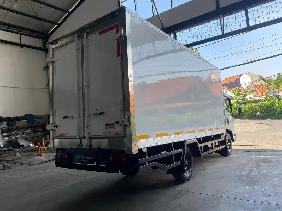 Truk ELF 4rdLong Th2025 Box Pendingin - Image 7 of 10