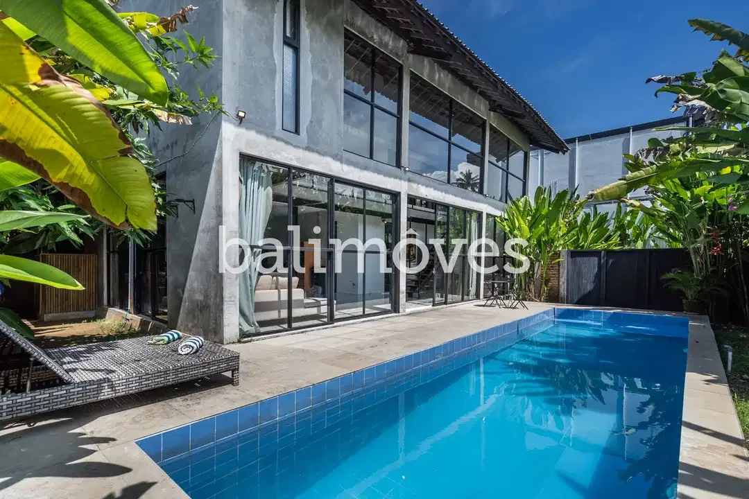 Vila Tiga Kamar Tidur Bergaya Industrial Modern di Kemenuh Gianyar - Image 1 of 10
