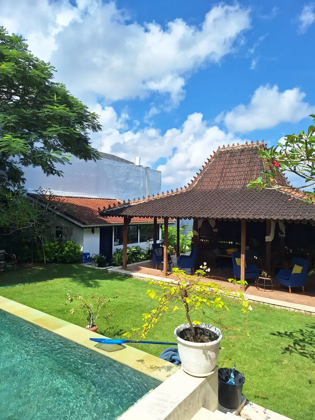 VILLA JOGLO BIRU COLONIAL IN TIBU BENENG CANGGU FOR SALE - Image 2 of 10