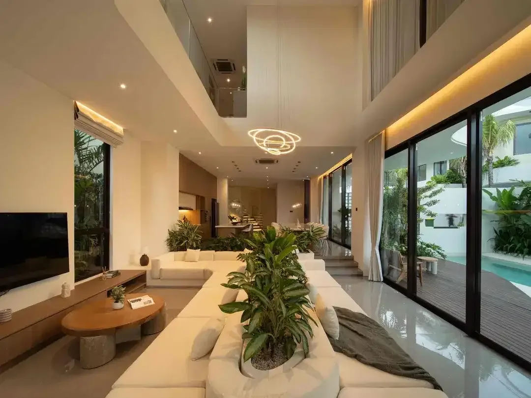 3 BEDROOMS LUXURY - Image 7 of 10