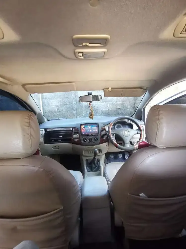 Toyota Kijang Innova 2009 Bensin - Image 2 of 7
