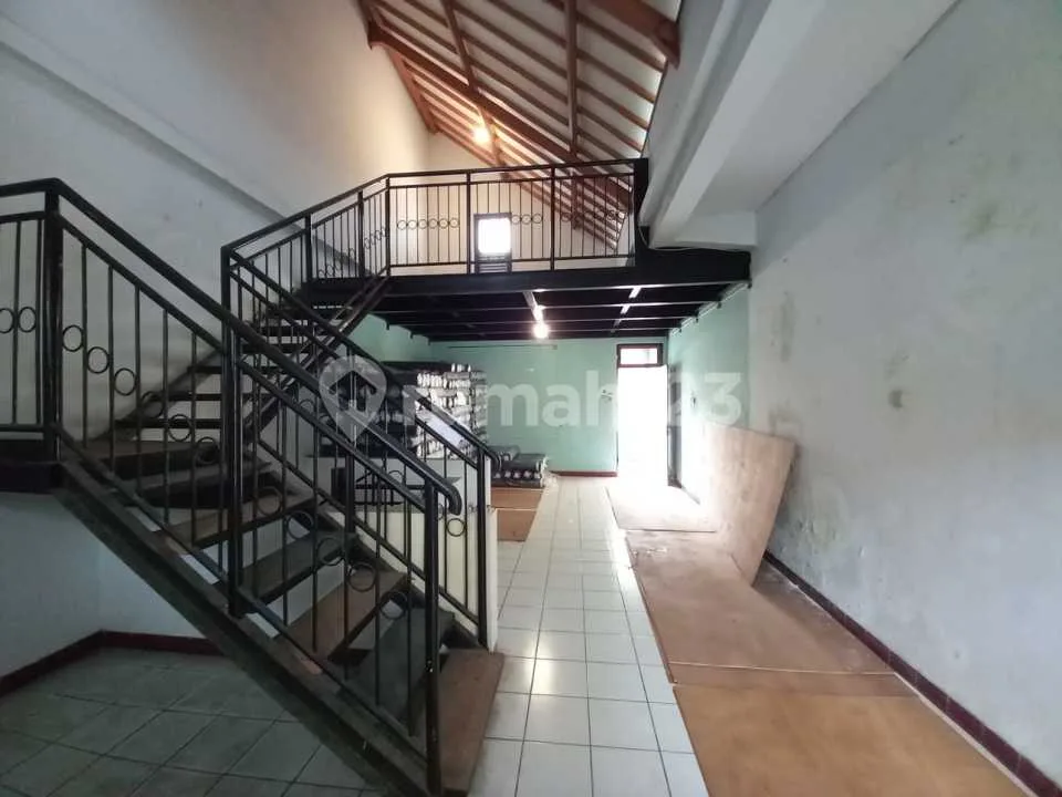 Prime Shophouse In Central Denpasar, Strategic Location In Busy Area, Just 50M From Diponegoro Main Road,, Ideal For Business Or Offices, Close To Badung Market - Image 1 of 4