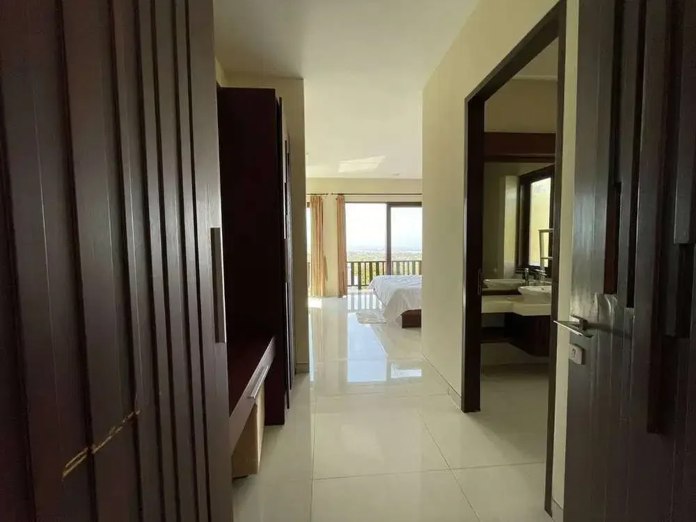 FOR SALE VILLA WITH AIRPORT AND OCEAN VIEW IN UNGASAN - Image 1 of 10