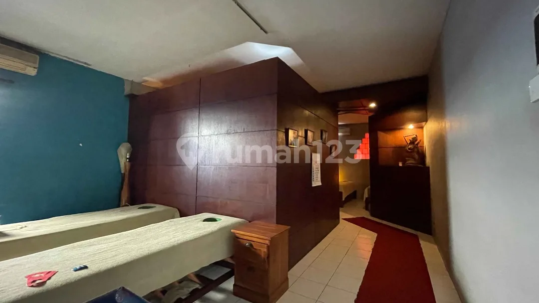 Dijual Ruko 2 Lantai Strategis di Jalan Raya Kerobokan - Image 2 of 4
