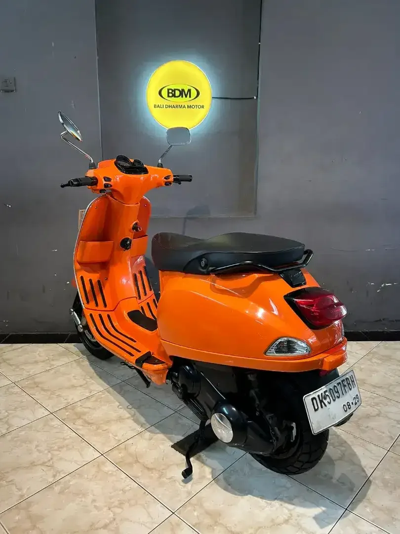 PIAGGIO VESPA S 150 CC TAHUN 2012 PAJAK HIDUP LNGKAP BALI DHARMA MOTOR - Image 3 of 7
