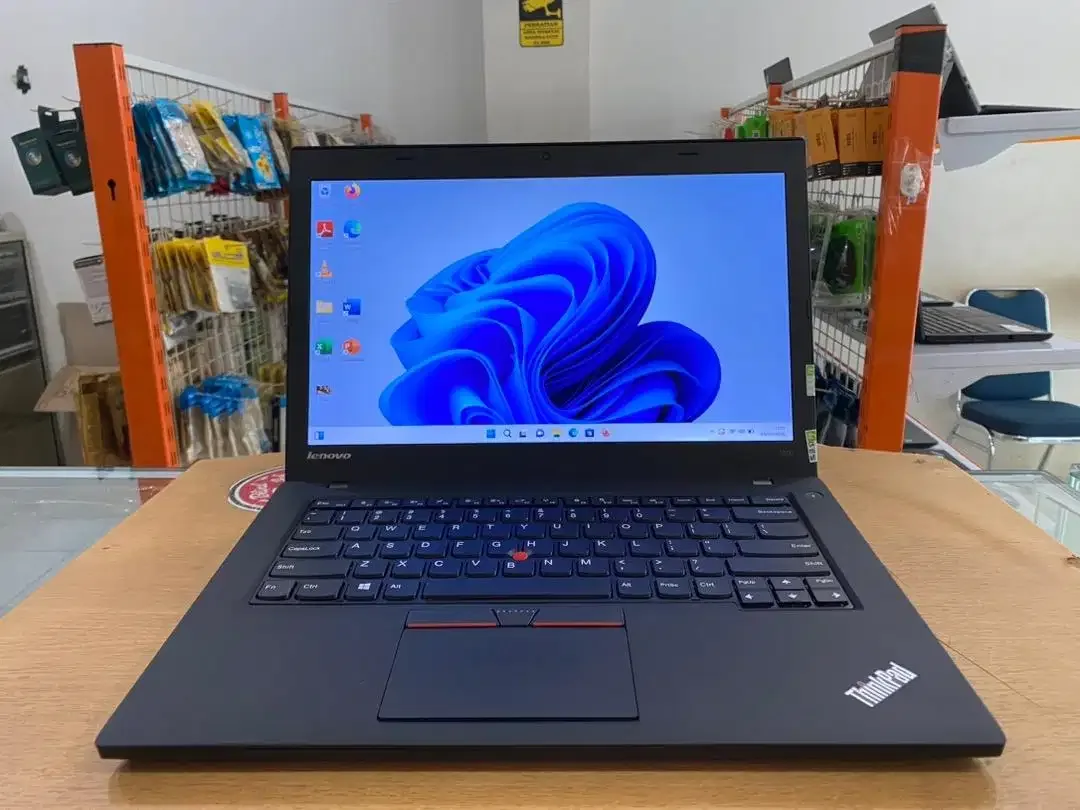 Lenovo ThinkPad T450 Core i5 Ram 8Gb SSD 128GB 14in Slim Mulus Murah - Image 1 of 10