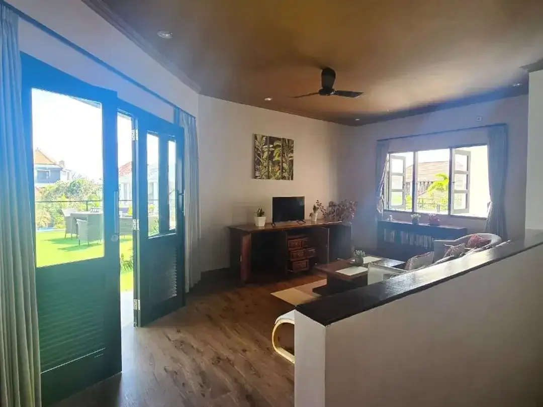 Villa Cantik Pinggir Pantai Tanjung Benoa Nusa Dua Bali - Image 2 of 10