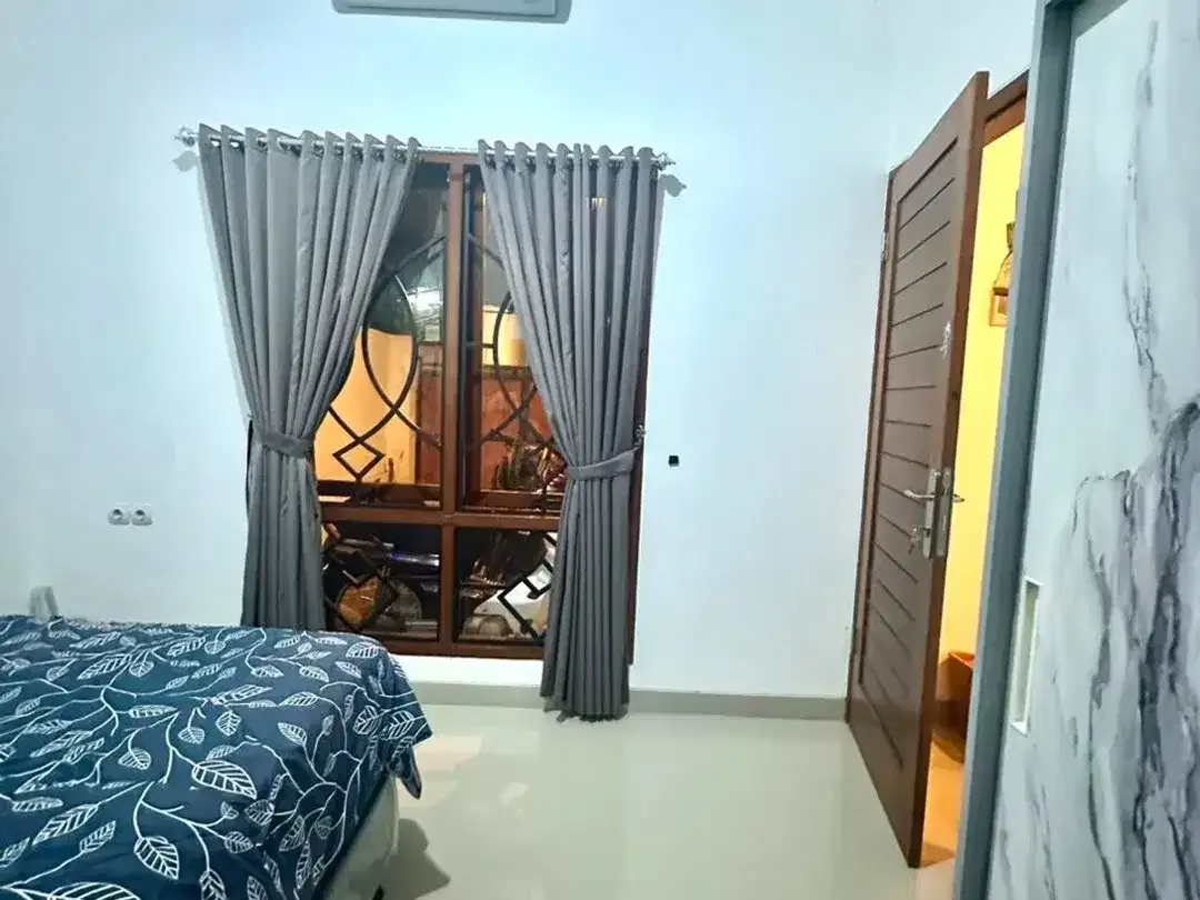 RUMAH MODERN TROPIS NUSA DUA PERABOT LENGKAP SIAP - Image 4 of 10