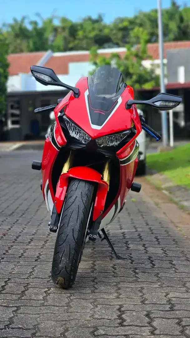 Honda CBR Fireblade 2018 Red, cakep, modif banyak, full mulus, low km - Image 5 of 10