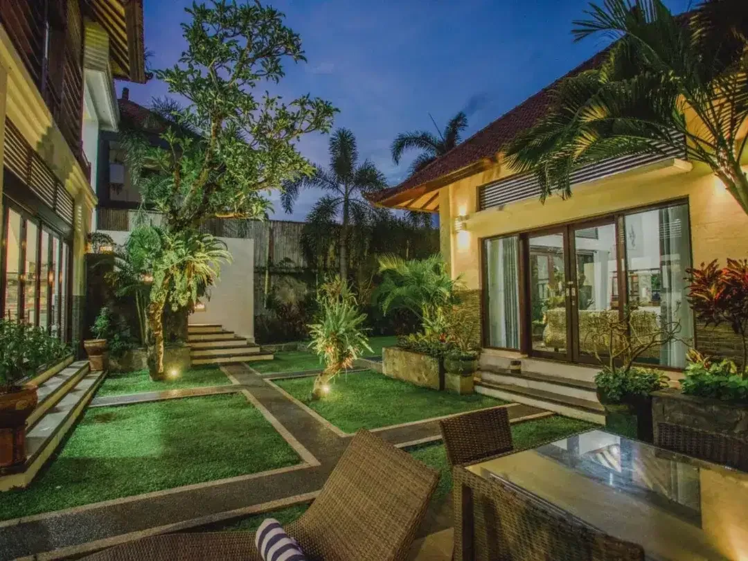 Leasehold - Exquisite 4-Bedroom Estate Luxury Living with Pool, Gym, and Expansive Garden - Image 7 of 10