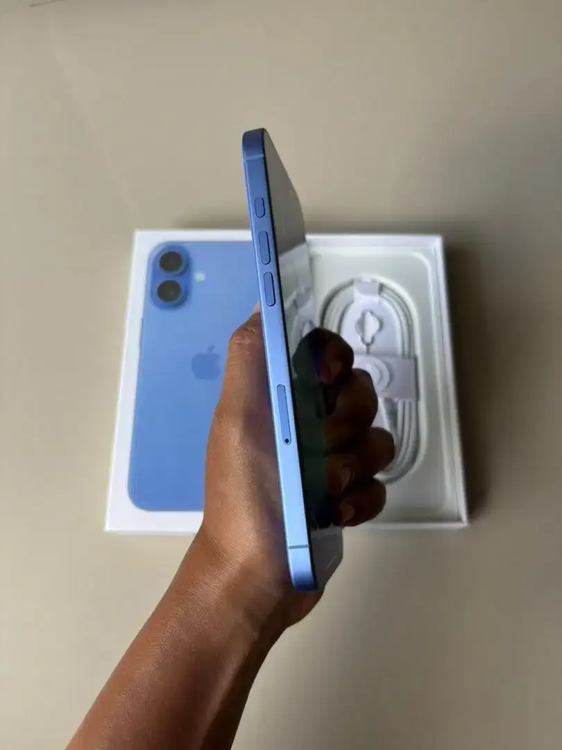 iPhone 16 Plus Ultramarine 128GB inter all operator - Image 6 of 7