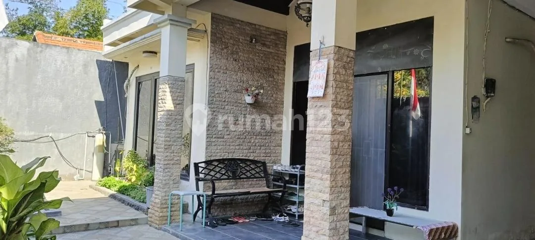 Rumah 1,5Lantai Firnished 3Kamar Tidur di Taman Griya - Image 4 of 4