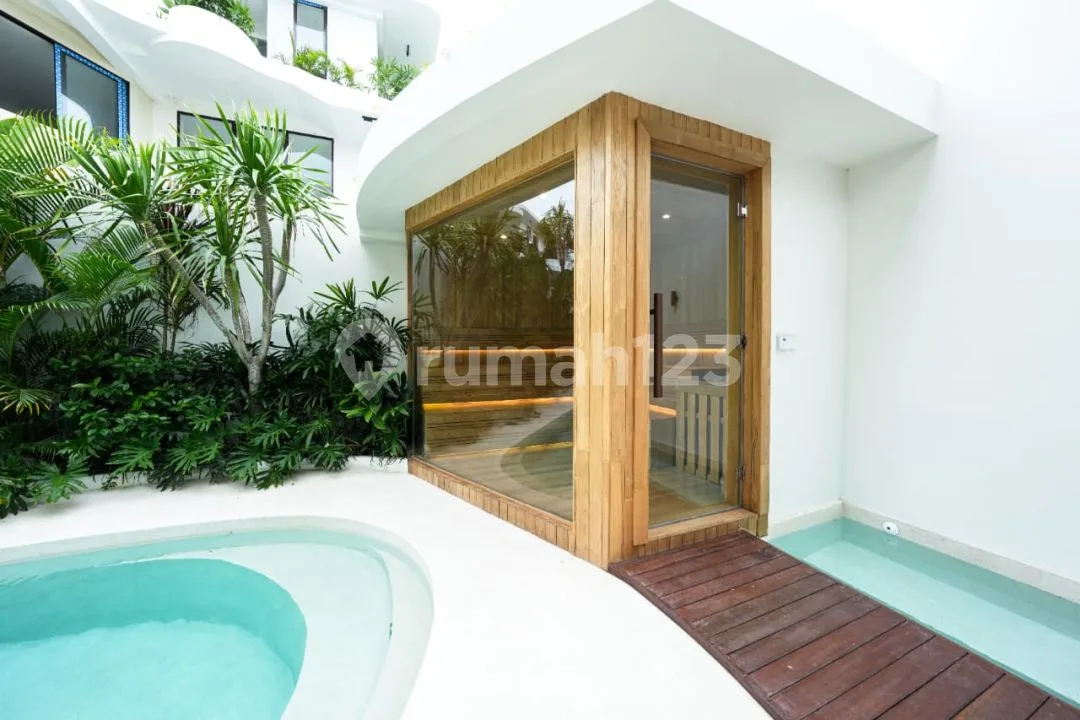Luxury Villa In Prime Kuta Location With Private Lift & Pool - Image 4 of 4