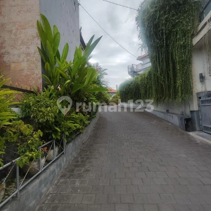 Rumah Modern Akses Mobil Papasan Lingkungan Perumahan Dekat ke Jalan Utama Gatot Subroto Timur Jarak Ideal ke Kesiman Renon Sanur dan Batubulan - Image 3 of 4