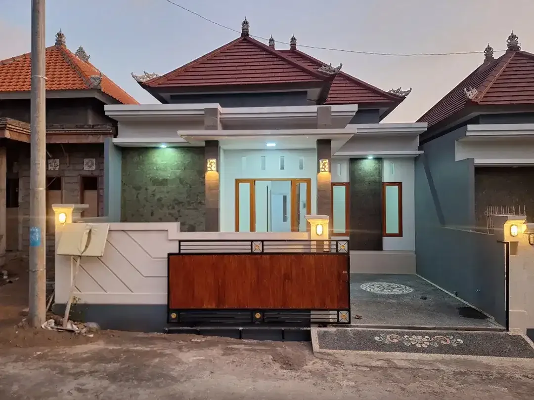 RUMAH BARU 3 KAMAR TIDUR JL. MULAWARMAN ABIANBASE GIANYAR BALI - Image 1 of 8