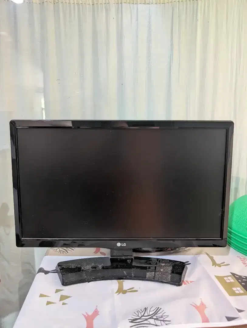 Tv LG 20inch like new - Image 1 of 4