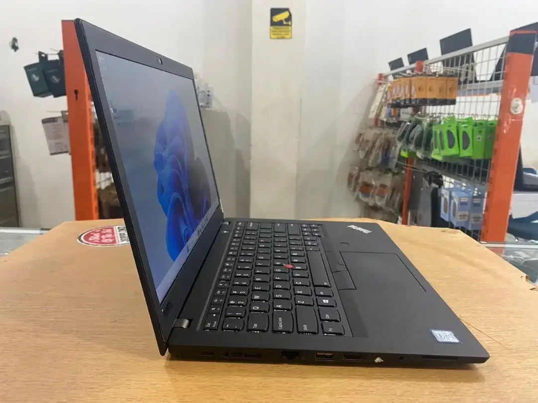 Lenovo ThinkPad T480S Core i7Gen8 Ram 8GB SSD 256GB Touchscren Mulus - Image 5 of 10