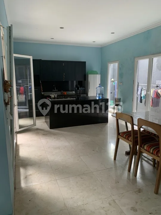 Rumah Siap Huni 3 Lantai Area Kerobokan - Image 2 of 4