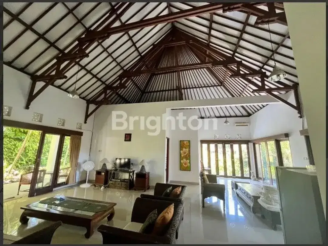 PRICE DROP, BEST DEAL - BEAuTIFUL 3 BDR VILLA SHORT DRIVE TO FINNS BEACH & ALL AMENITIES @BERAWA CANGGU - Image 4 of 8