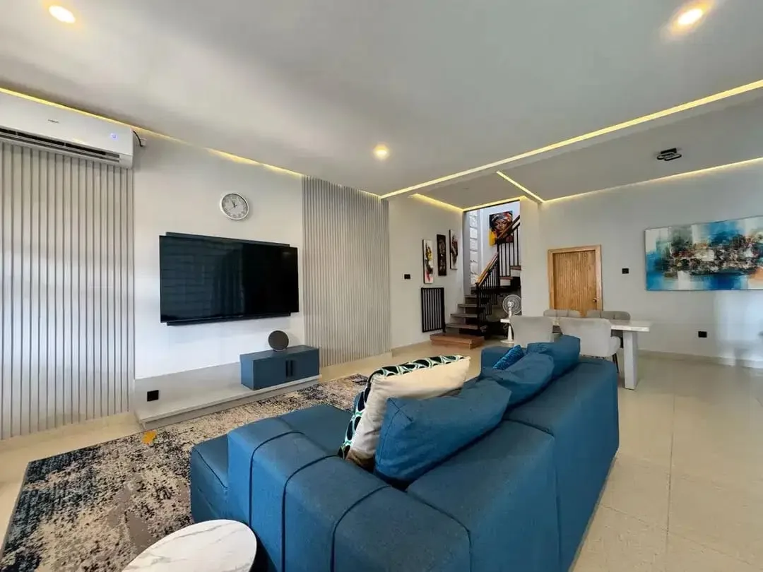 MODERN VILLA IN PRIME LOCATION SEMINYAK - Image 8 of 10