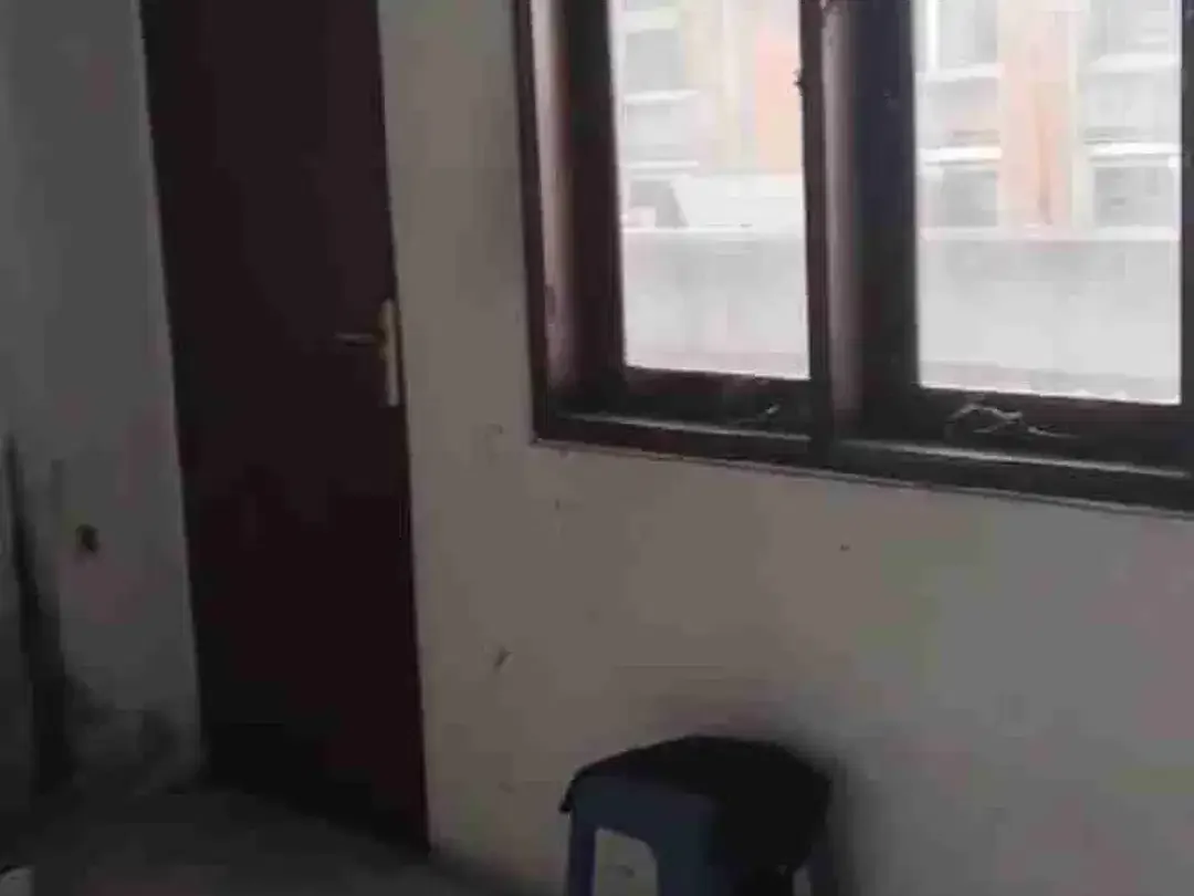 Dijual Bangunan Komersial 3,5 Lantai di Gajah Mada Tabanan - Image 4 of 9