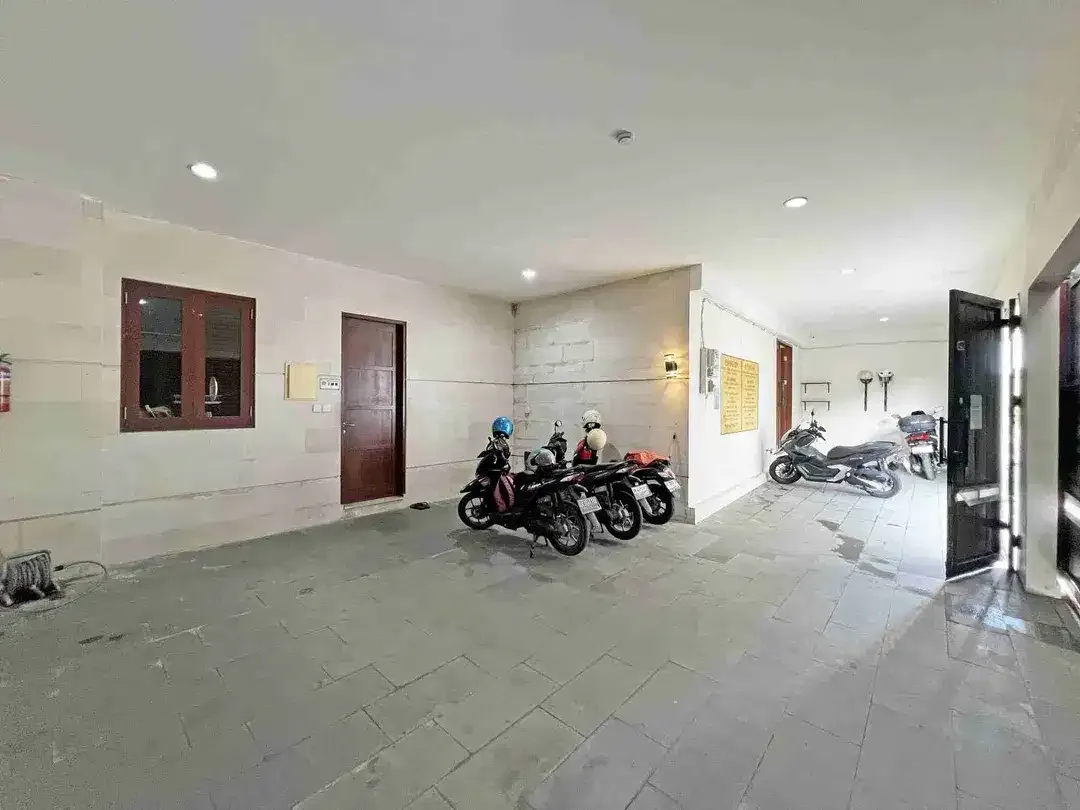 DIJUAL / FREEHOLD : Luxury Villas 6 Bed, Jl. Tegal Cupek, Bumbak, Umalas, Badung Bali - Image 7 of 10