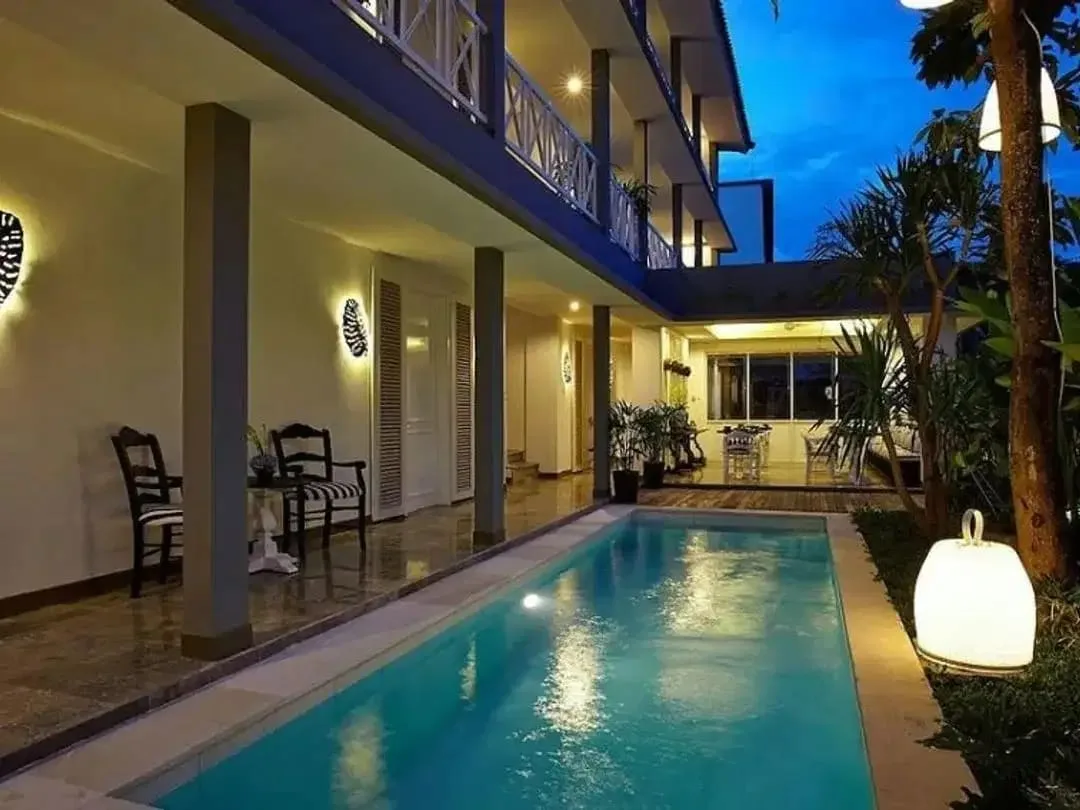 Hotel 3 lantai di Seminyak Bali - Image 1 of 6