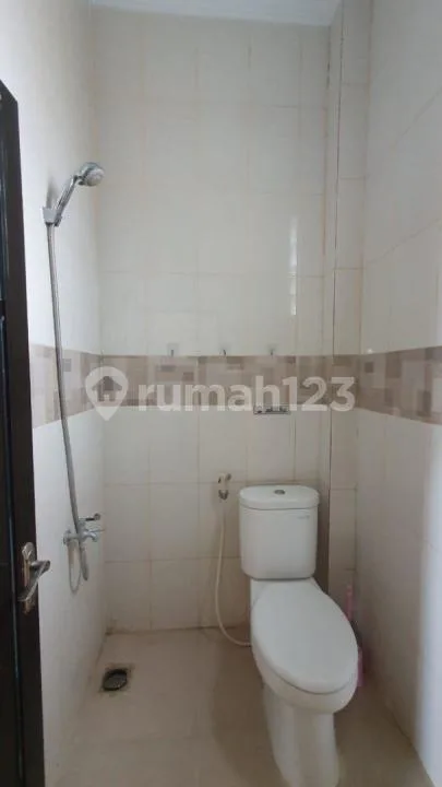 Disewakan Rumah Lt2 di Area Renon Jl Tukad Badung - Image 4 of 4