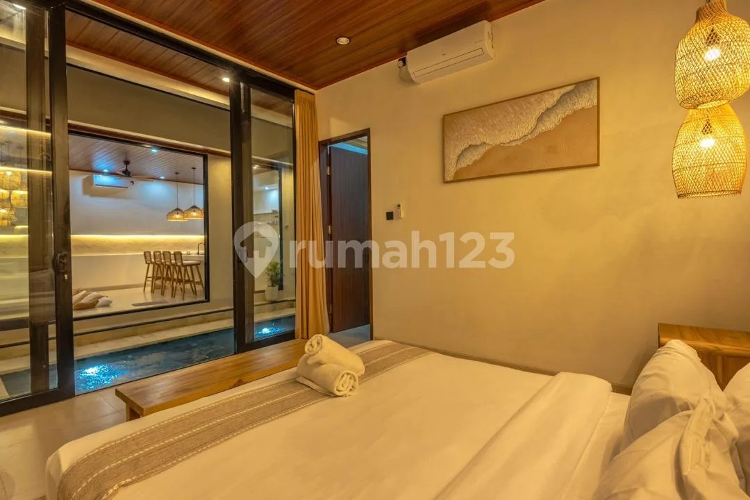 Disewa Villa Modern Tropical Dekat Pantai Canggu #6346 - Image 3 of 4